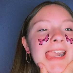 Meet your Posher, Avery